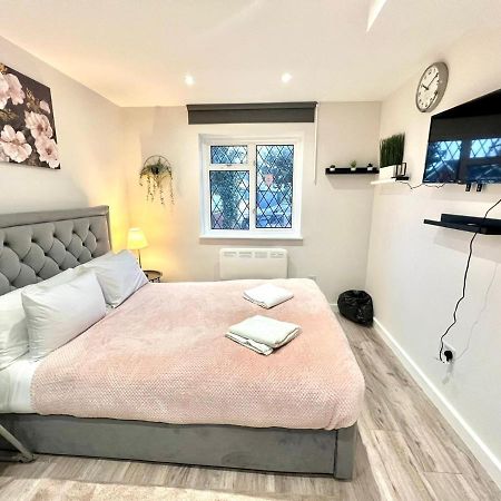 Golden Residences - Oakway Feltham Esterno foto