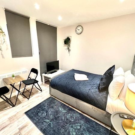 Golden Residences - Oakway Feltham Esterno foto