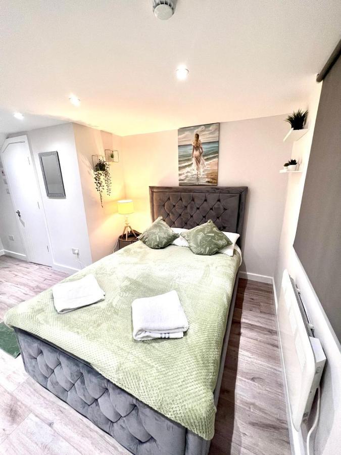 Golden Residences - Oakway Feltham Esterno foto