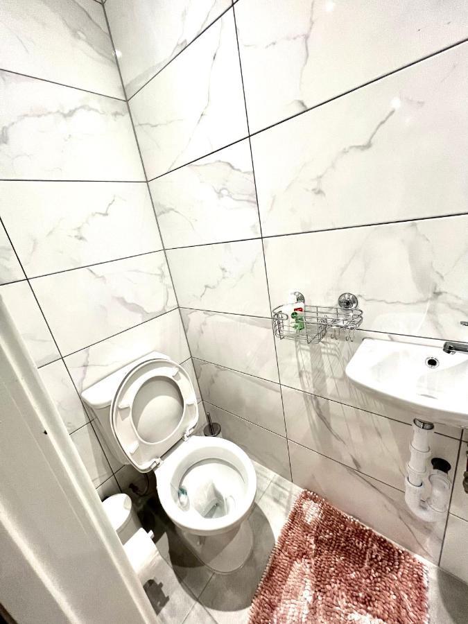 Golden Residences - Oakway Feltham Esterno foto