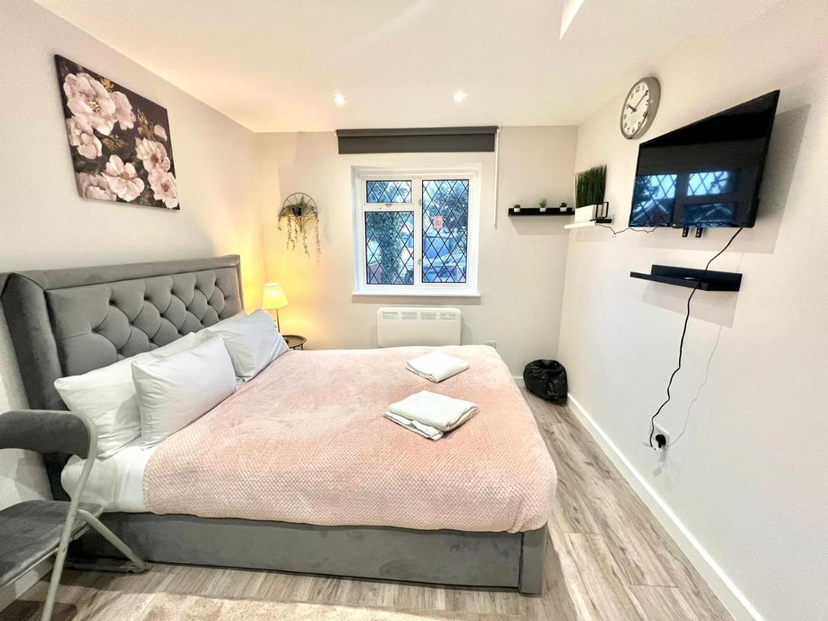Golden Residences - Oakway Feltham Esterno foto