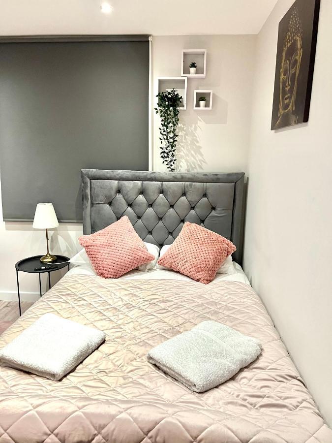Golden Residences - Oakway Feltham Esterno foto