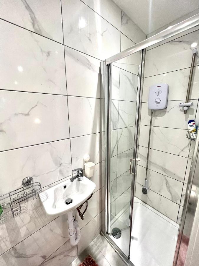 Golden Residences - Oakway Feltham Esterno foto