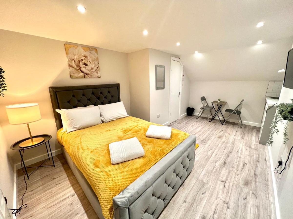 Golden Residences - Oakway Feltham Esterno foto
