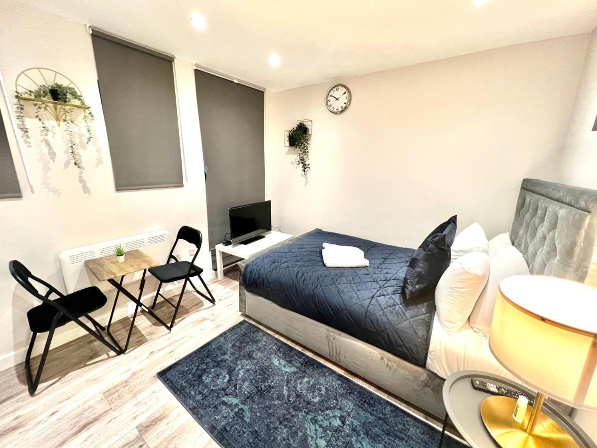 Golden Residences - Oakway Feltham Esterno foto