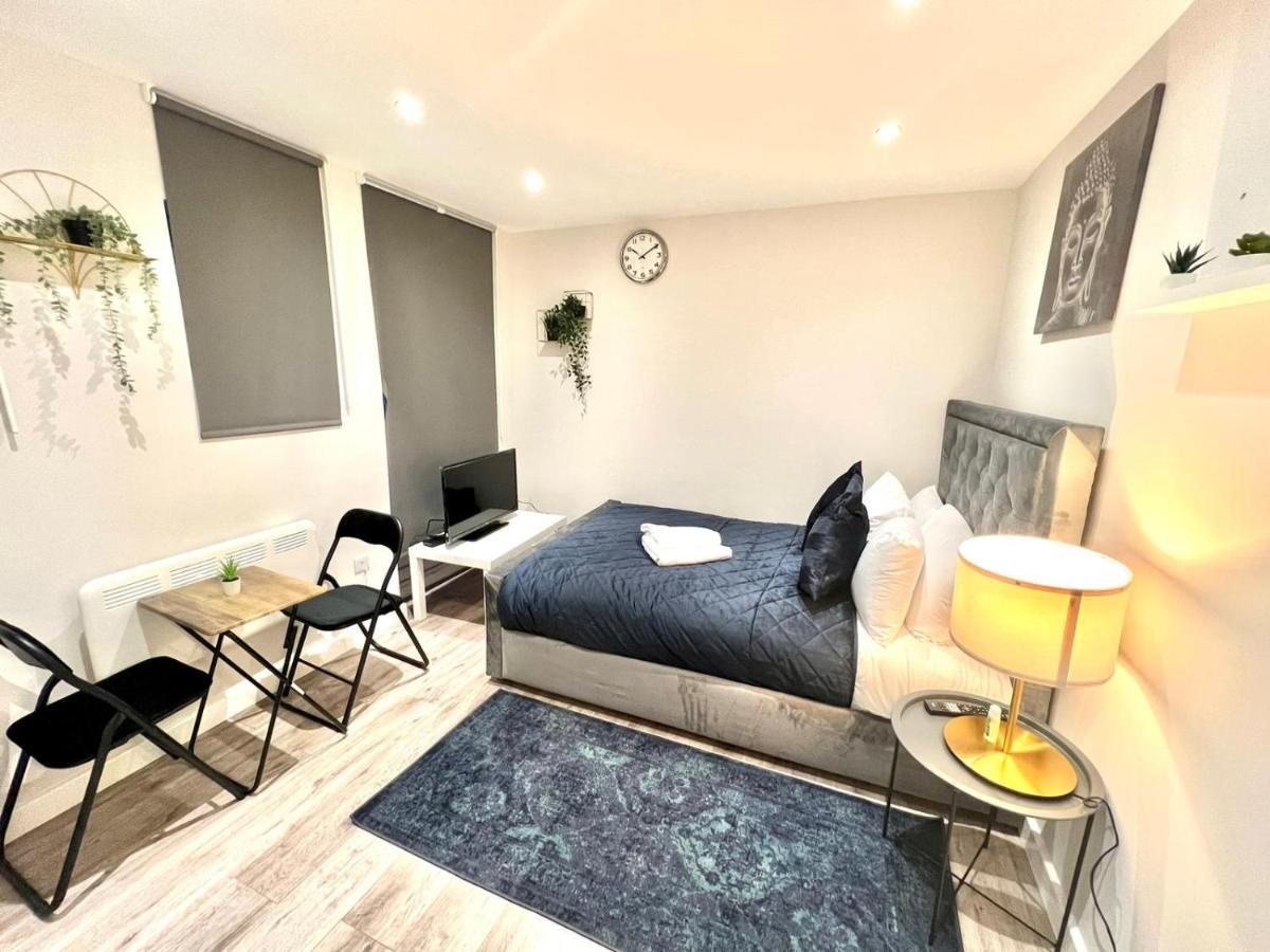 Golden Residences - Oakway Feltham Esterno foto