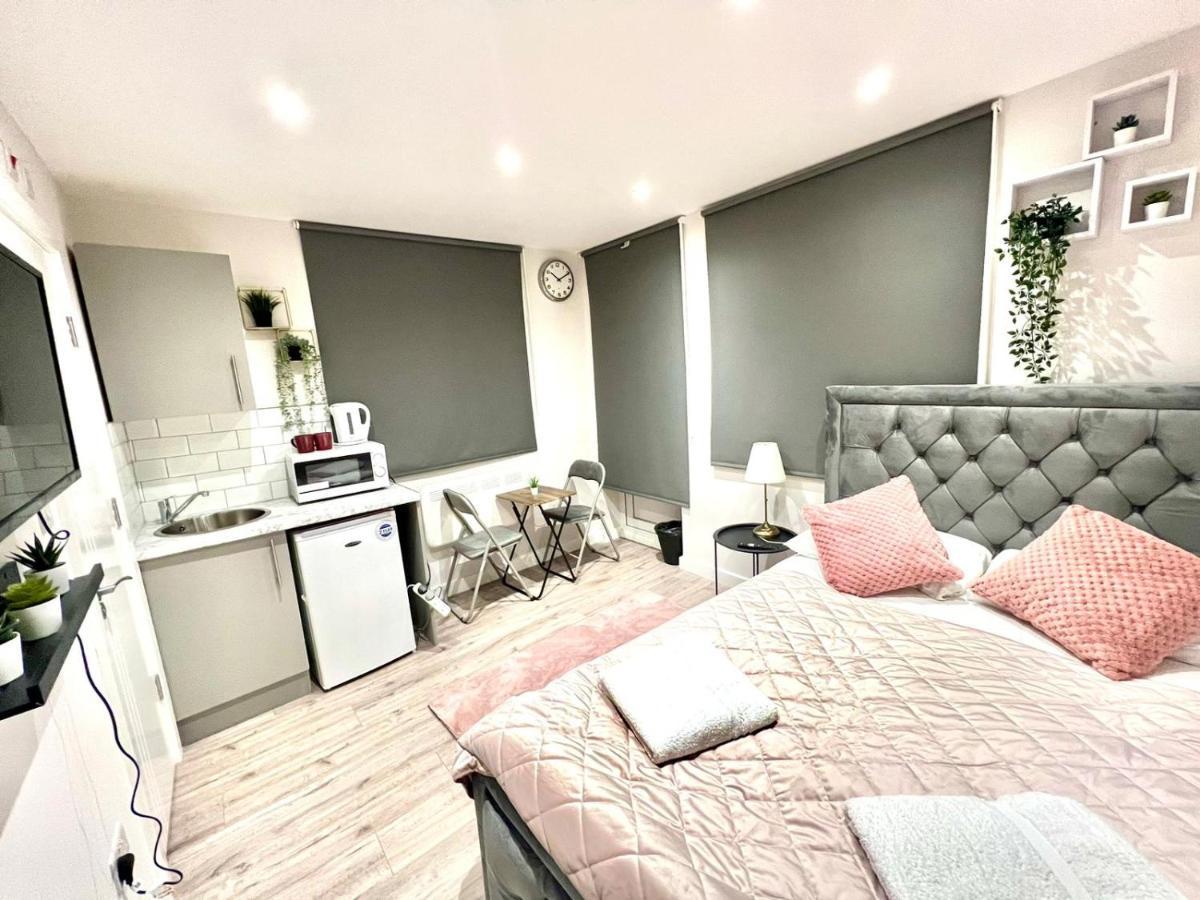 Golden Residences - Oakway Feltham Esterno foto