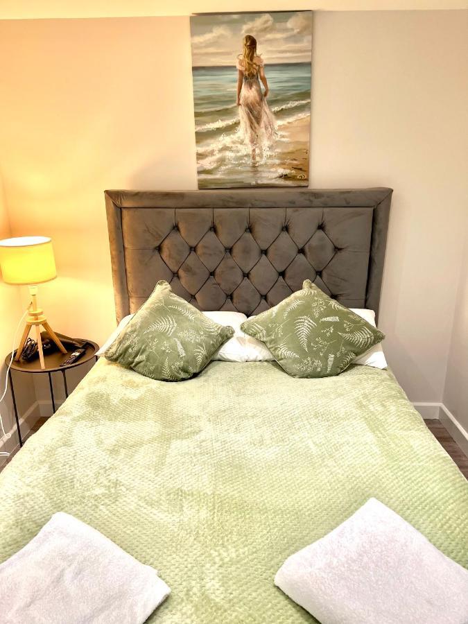Golden Residences - Oakway Feltham Esterno foto
