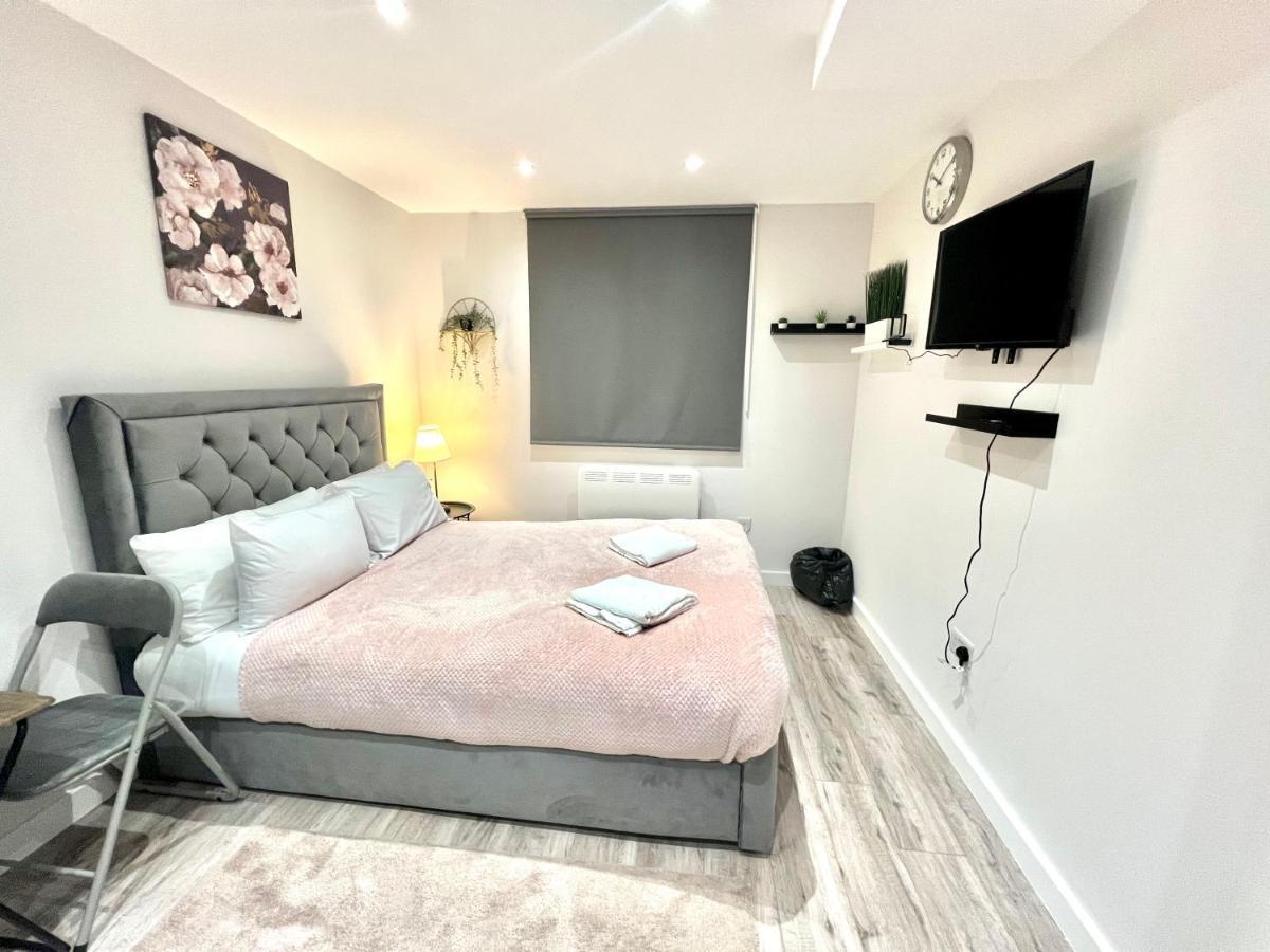 Golden Residences - Oakway Feltham Esterno foto