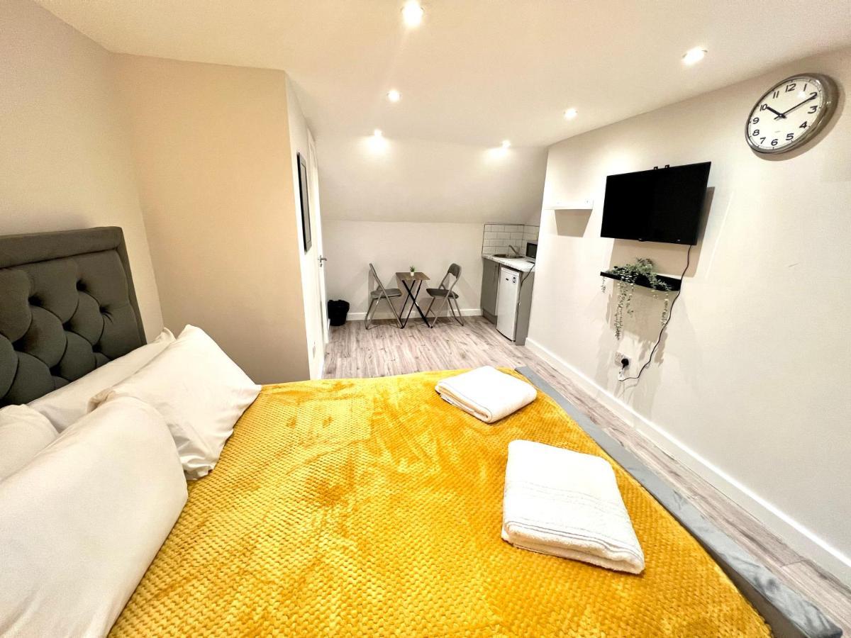 Golden Residences - Oakway Feltham Esterno foto